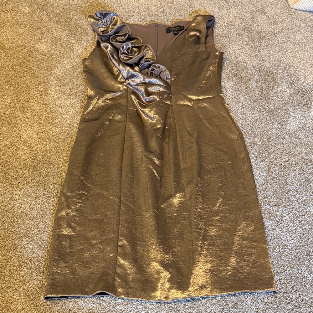 😎Gorgeous  Metallic Bronze Cocktail Dress with Rosette Detail🌸